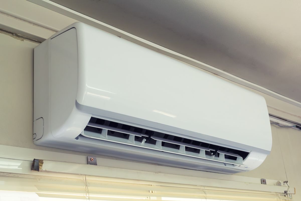mini split vs central air inside american family house on door